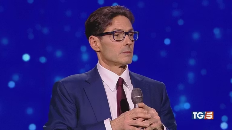 Ascolti TV, Canale 5 gioca il tutto per tutto: stop agli spot per superare Rai 1 Ascolti TV, Canale 5 gioca il tutto per tutto: stop agli spot per superare Rai 1