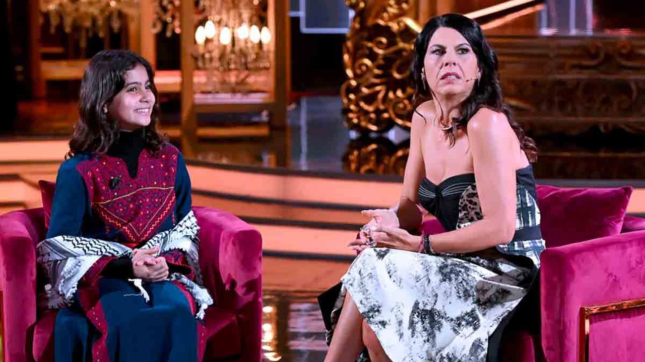 Splendida Cornice, Geppi Cucciari toccata dal racconto di Renad: “Il mondo ti deve delle scuse” Splendida Cornice, Geppi Cucciari toccata dal racconto di Renad: “Il mondo ti deve delle scuse”