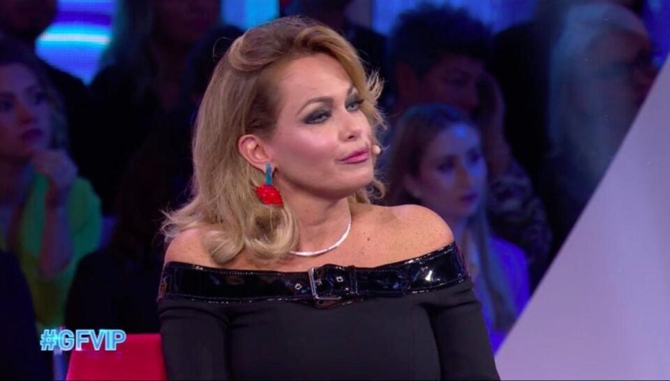 Grande Fratello, colpo di scena: Ventura chiama Bruganelli per rilanciare gli ascolti Grande Fratello, colpo di scena: Ventura chiama Bruganelli per rilanciare gli ascolti