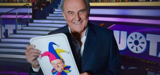 Gerry Scotti, il volto più amato di Canale 5: «Essere il Jolly degli italiani è un onore»