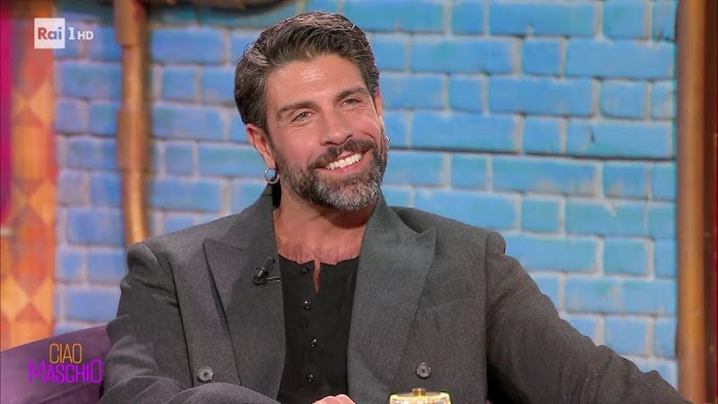 Gilles Rocca rompe i tabù: “Con un uomo? Se mi piacesse, assolutamente sì”