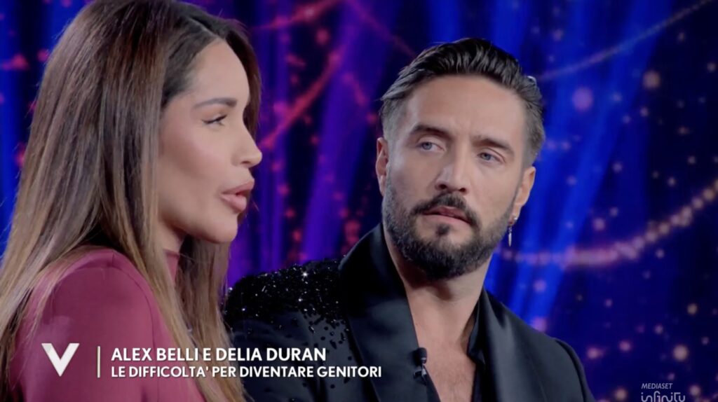 Alex Belli e Delia Duran: dopo anni di tentativi, arriva la gravidanza tanto attesa Alex Belli e Delia Duran: dopo anni di tentativi, arriva la gravidanza tanto attesa