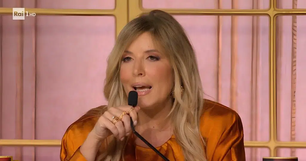 Scontro tra Selvaggia Lucarelli e Rossella Erra: “Ti ignorerò talmente che non saprai più chi sei”