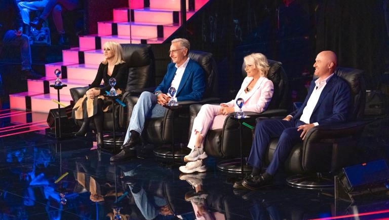 Tu Sì Que Vales torna su Canale 5 con la sesta puntata: ospiti, giuria e sorprese in arrivo