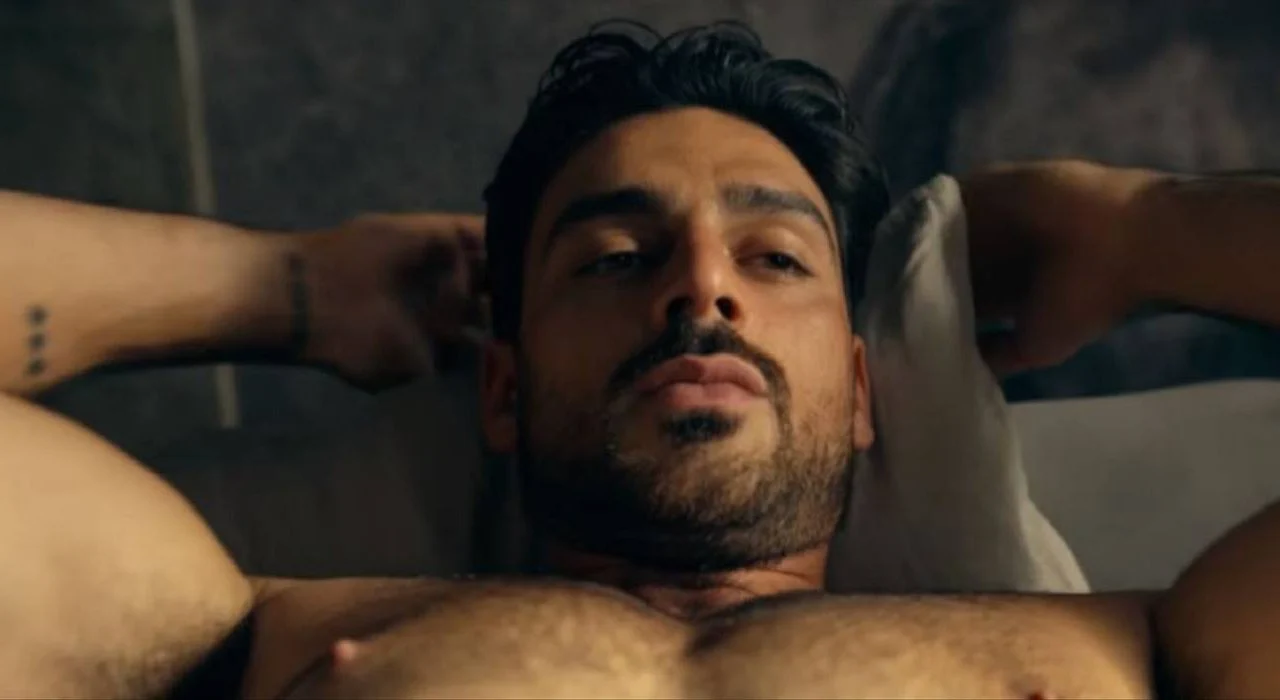 il tattoo nascosto di morrone spunta un nuovo indizio da Tivvusia.com il tattoo nascosto di morrone spunta un nuovo indizio