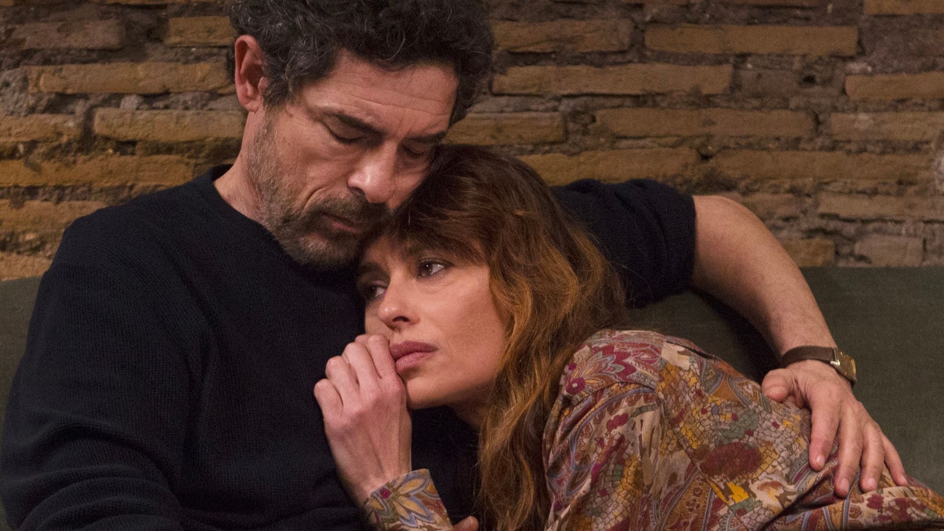 Ascolti TV | Giovedì 4 Dicembre 2025. “Un Professore trionfa con il 18,6%, Tozzi si ferma al 12,3%, Lazio Milan al 14%