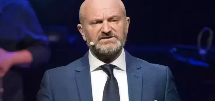 PD e opposizioni contro Pucci: “Fascista e omofobo”, caos al Festival