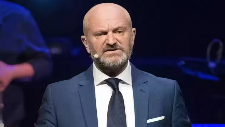 PD e opposizioni contro Pucci: “Fascista e omofobo”, caos al Festival PD e opposizioni contro Pucci: “Fascista e omofobo”, caos al Festival