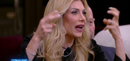 “Mi hanno detto di entrare così”: Paola Caruso e il retroscena sugli autori