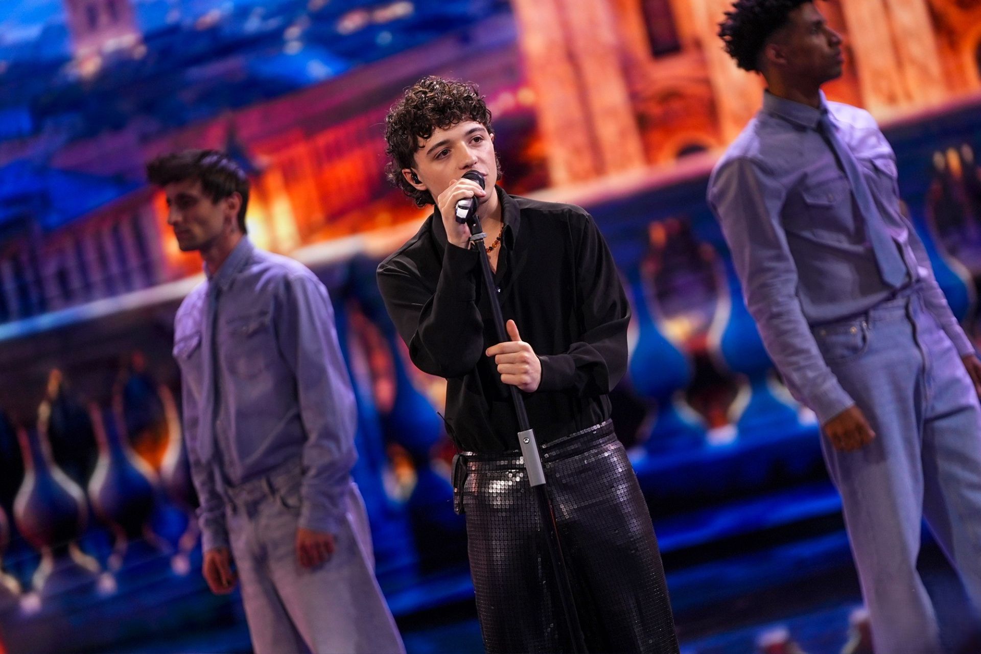 lorenzo salvetti trionfa ad amici 2026 il cantante conquista il pubblico da Tivvusia.com lorenzo salvetti trionfa ad amici 2026 il cantante conquista il pubblico