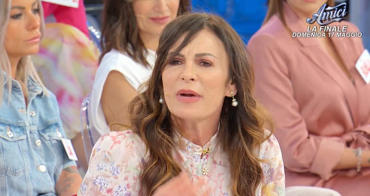 uomini e donne maria de filippi scopre tutto marina nella bufera da Tivvusia.com uomini e donne maria de filippi scopre tutto marina nella bufera