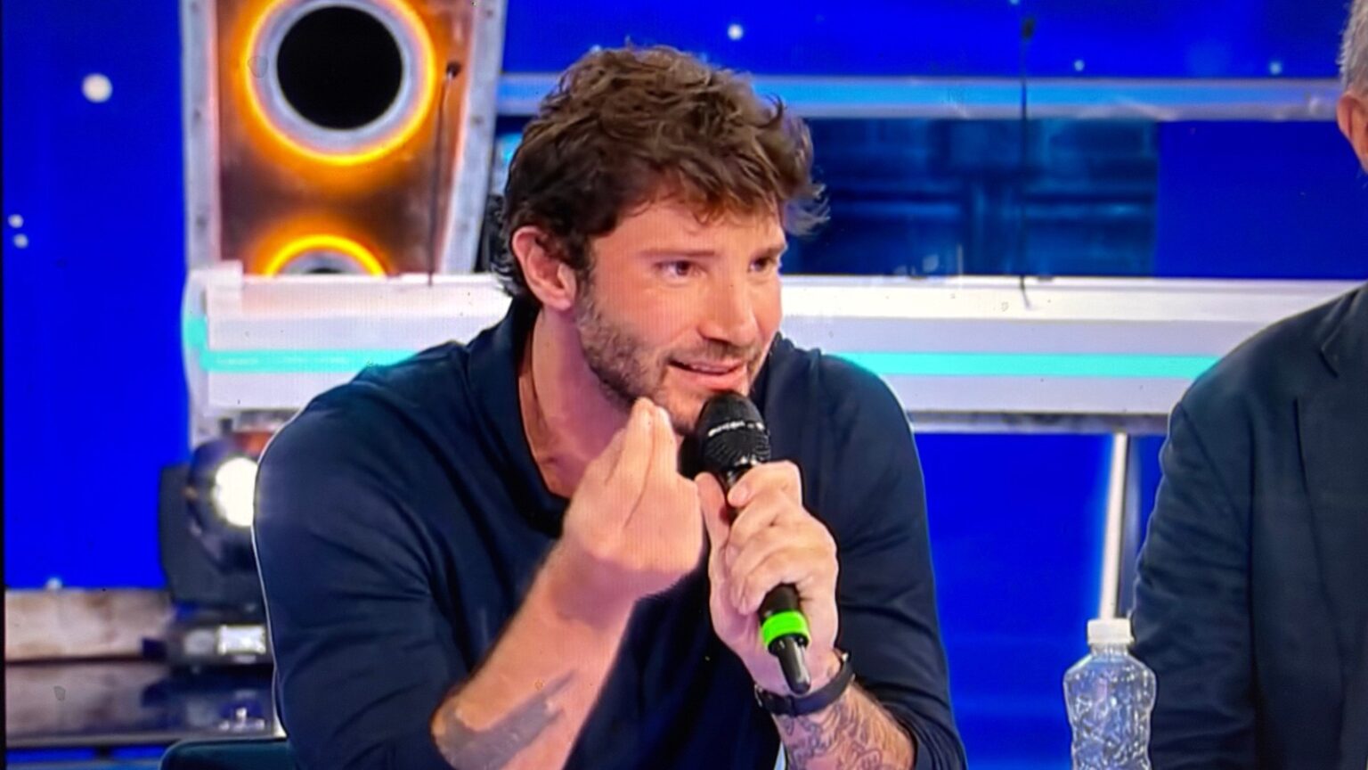 sanremo 2027 stefano de martino presenta il nuovo festival 24 big e stop all8217ai da Tivvusia.it sanremo 2027 stefano de martino presenta il nuovo festival 24 big e stop all8217ai