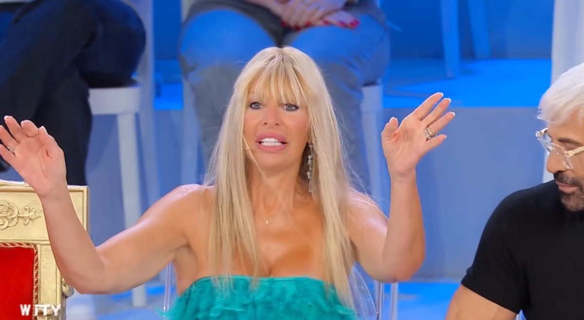 uomini e donne alessandra mussolini debutta e tina torna all8217attacco di gemma da Tivvusia.it uomini e donne alessandra mussolini debutta e tina torna all8217attacco di gemma