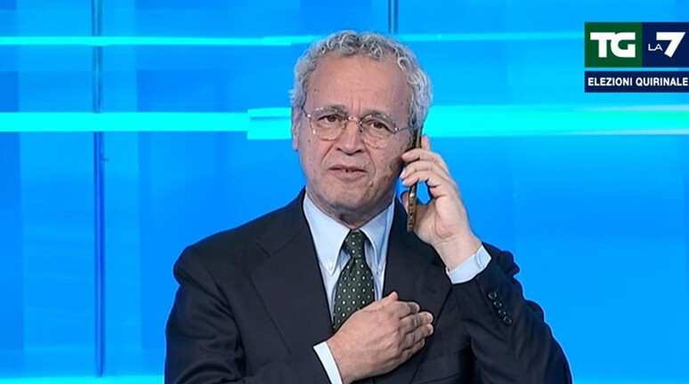 enrico mentana lascia la7 gli scatoloni sono gi224 pronti sto portando via tutto da Tivvusia.it enrico mentana lascia la7 gli scatoloni sono gi224 pronti sto portando via tutto