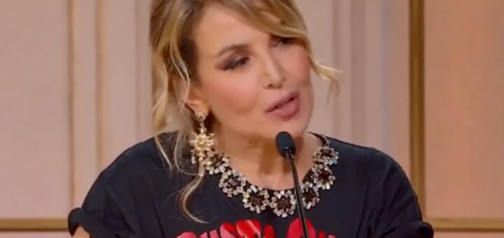 Barbara d’Urso irrompe nel promo di Rai1 e oscura Selvaggia Lucarelli